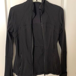 Lululemon jacket form fitting